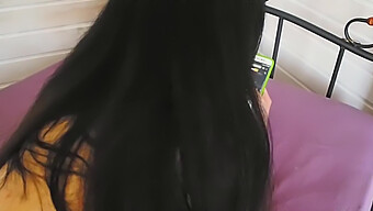 Video Pov De Una Adolescente Morena Recibiendo Una Buena Follada Anal Y Una Nalgada En Su Culo Apretado