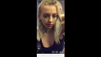 Amerikaanse Stelletjes Periscope Sessie Eindigt Met Een Kinky Kussessie