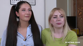 Deux Lanas, Deux Chattes: 19 Ans Et 20 Ans Explorent Le Plaisir Lesbien