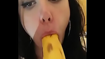 Young And Horny Homemade Girl Gives A Sloppy Blowjob With A Banana