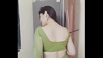 Fantastiska Desi-Babes: En Måste-Se-Video För Sexälskare (18)