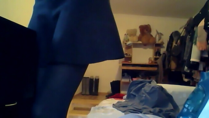 Pantyhose Cewek Dihancurkan Oleh Hacker Di Webcam