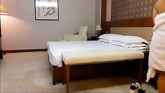 Escort Gives Oral Pleasure In Hotel Room