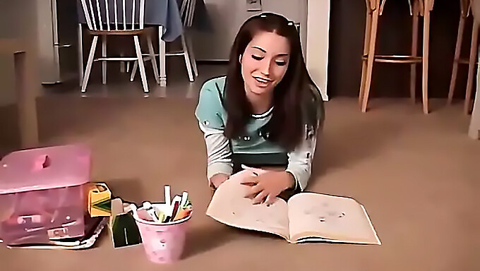 Chloe 18'S Solo Playtime With Crayons And Her Body