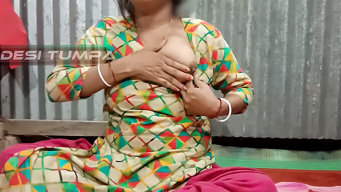 Desi Tumpa Bhabhi Khoe Vòng Một To, Đẹp Và Âm Hộ Mịn Màng Khi Chồng Vắng Mặt