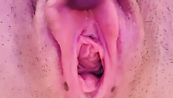 Lesbischer Orgasmus Mit Cremigem Cumshot