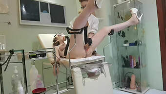 Mistress Regina Dominerer Med Klinik Fisse I Lesbisk Bdsm Video