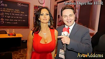 Andrea Diprè给ava Addams一个棒棒糖和一些口交乐趣